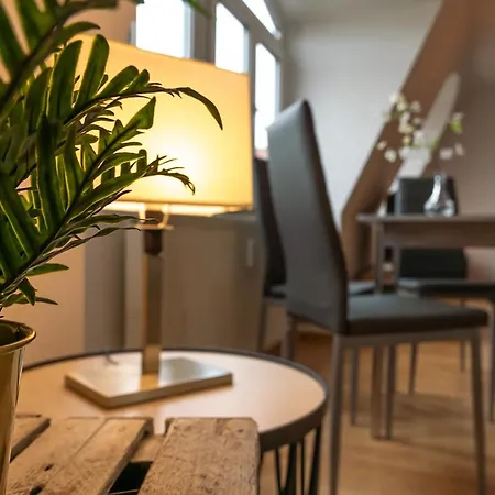 Blue Chili 99 - Grosszuegiges Loft Wlan Boxspringbett Bis 4 Pers * Lipcse