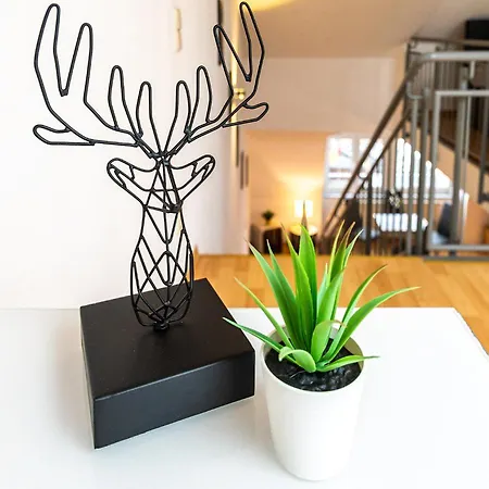 Blue Chili 99 - Grosszuegiges Loft Wlan Boxspringbett Bis 4 Pers Λειψία