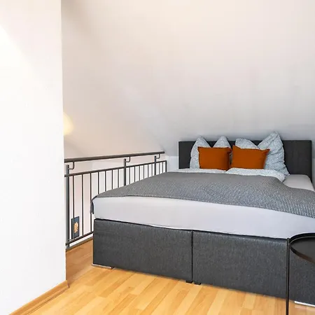 Blue Chili 99 - Grosszuegiges Loft Wlan Boxspringbett Bis 4 Pers * 莱比锡