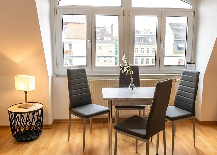 Blue Chili 99 - Grosszuegiges Loft Wlan Boxspringbett Bis 4 Pers Leipzig