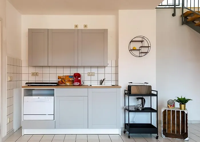 Blue Chili 99 - Grosszuegiges Loft Wlan Boxspringbett Bis 4 Pers