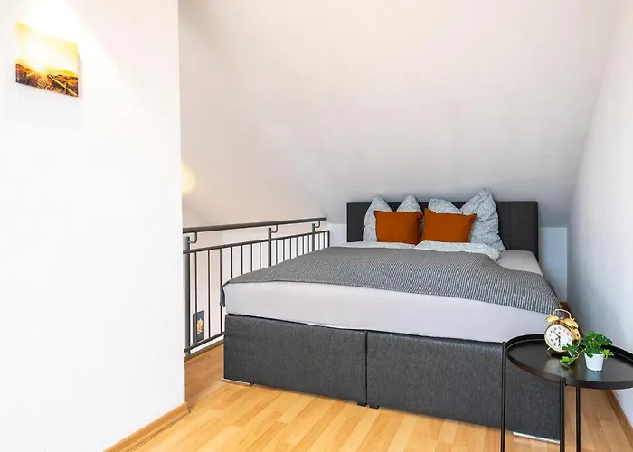 Blue Chili 99 - Grosszuegiges Loft Wlan Boxspringbett Bis 4 Pers * Leipzig